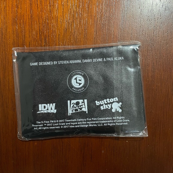 The X-Files Circle of Truth Card Game - Picture 2 of 2